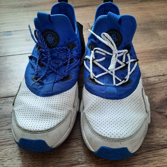 Nike Air Huarache Running Shoes - Picture 10 of 15